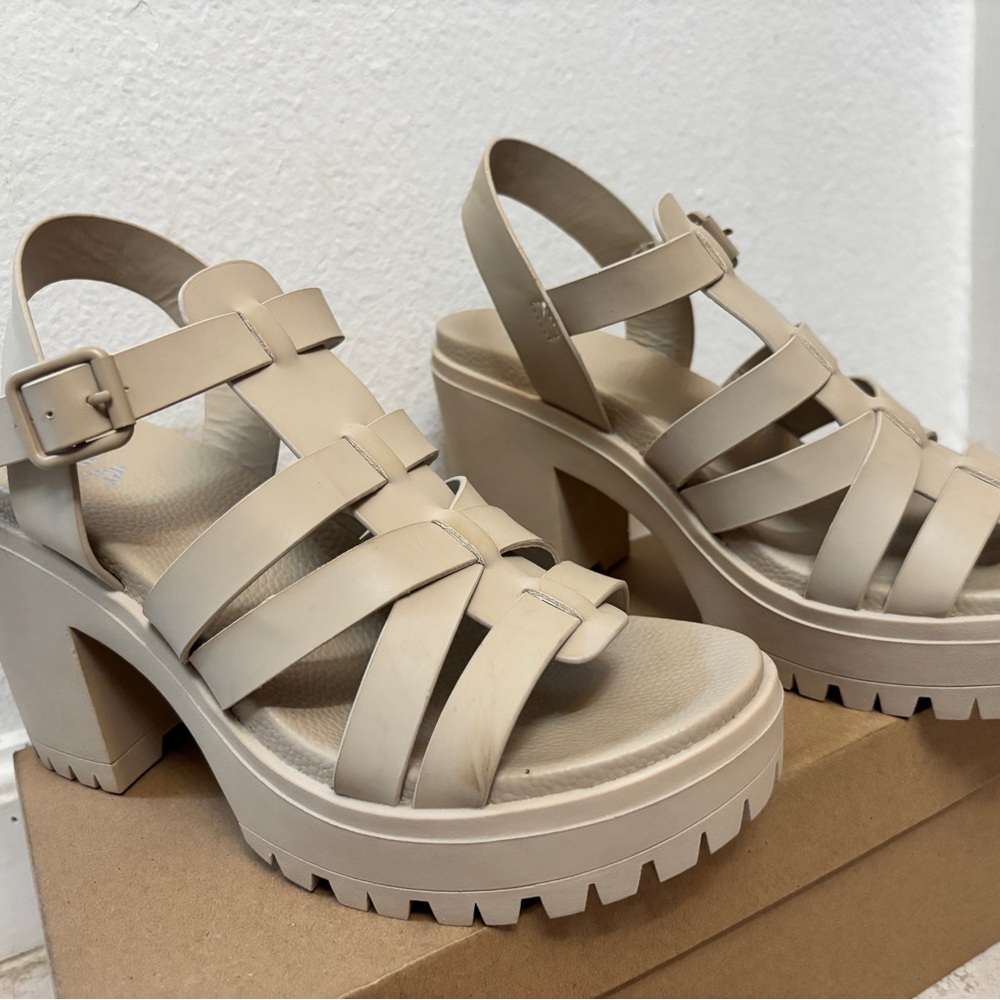 Stylish Beige Platform Sandals - image 1